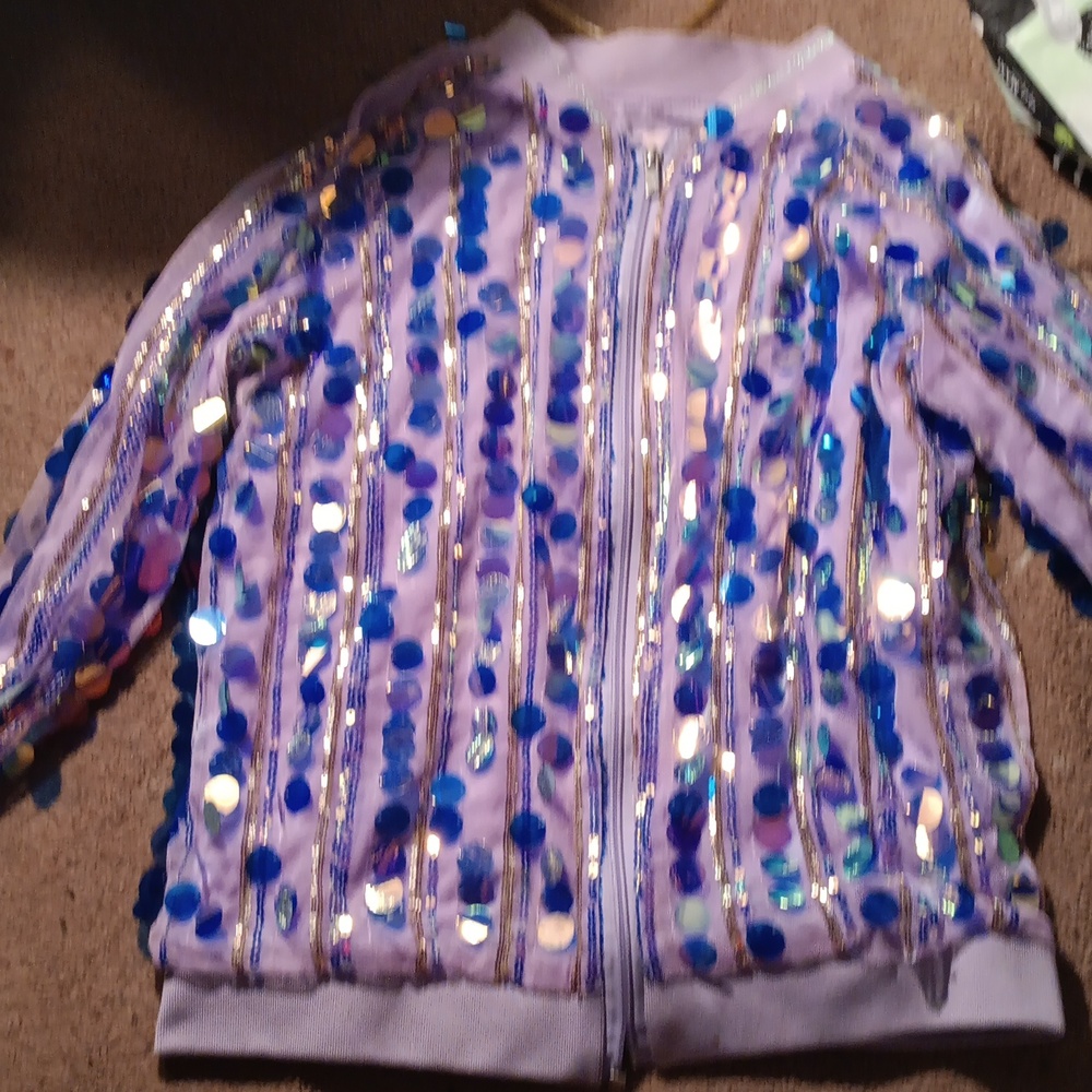 A jacket - Picture 3 of 3